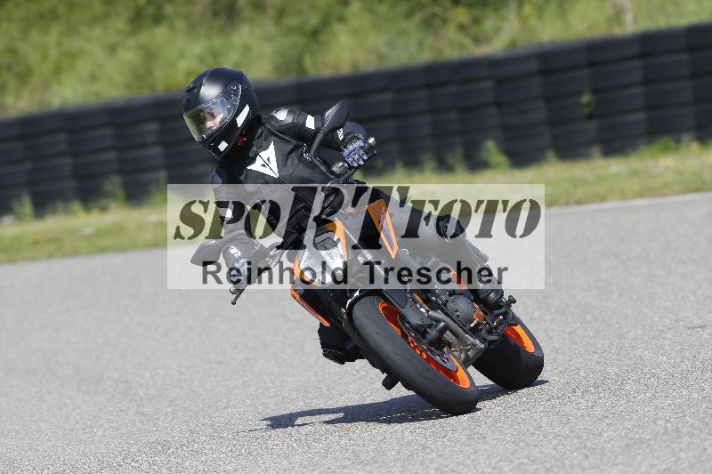 /Archiv-2025/09 22.04.2025 Cornu Master School ADR/rot-rouge/1